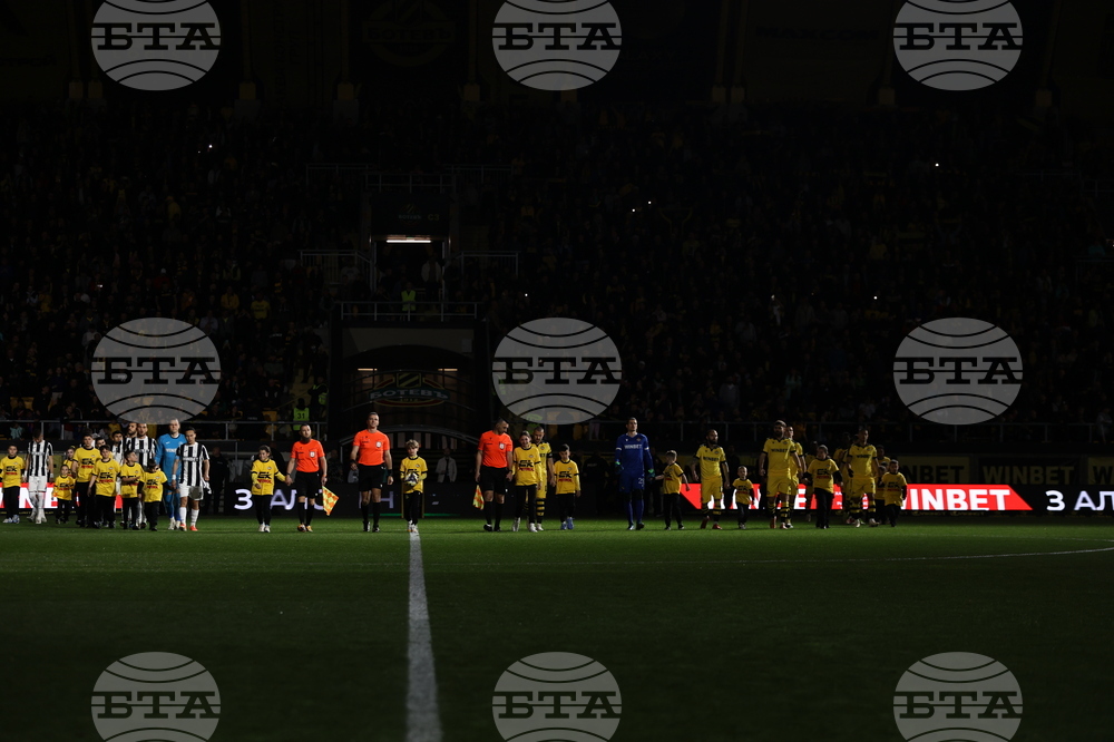 Пловдив - футбол - „Ботев“ (Пловдив) - „Локомотив“ (Пловдив)