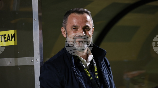 "Важно е да не губиш такъв тип мачове", категоричен бе старши треньорът на Локомотив Пловдив Душан Косич след дербито с Ботев