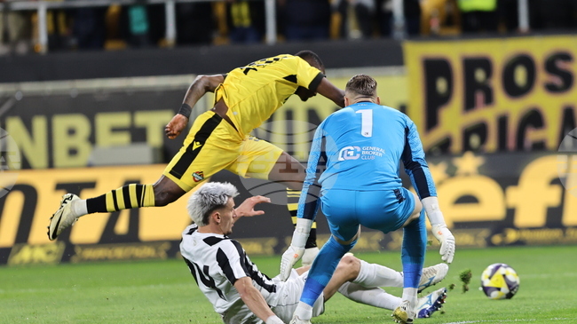 Без победител в пловдивското дерби между Ботев и Локомотив в Първа лига