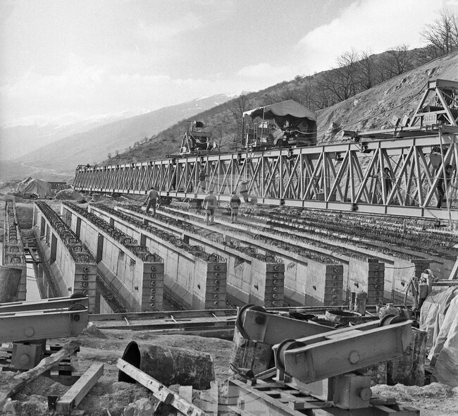 Строителни дейност по Подбалканския път София - Бургас