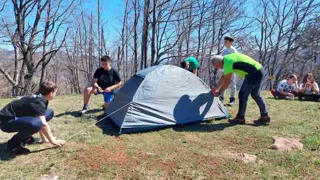 Планински лагер без телефони проведе туристическо дружество "Леденика"
