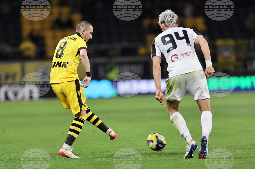 Пловдив - футбол - „Ботев“ (Пловдив) - „Локомотив“ (Пловдив)