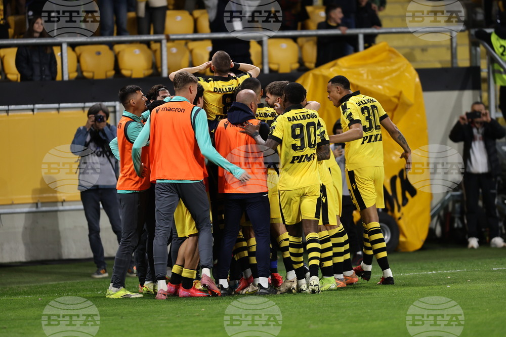 Пловдив - футбол - „Ботев“ (Пловдив) - „Локомотив“ (Пловдив)