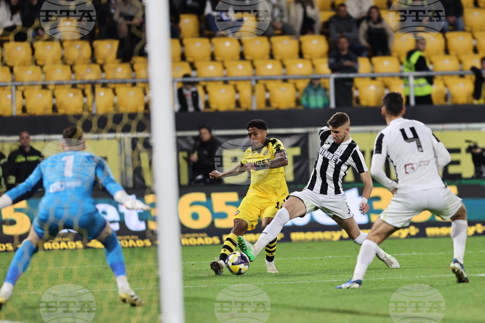 Пловдив - футбол - „Ботев“ (Пловдив) - „Локомотив“ (Пловдив)