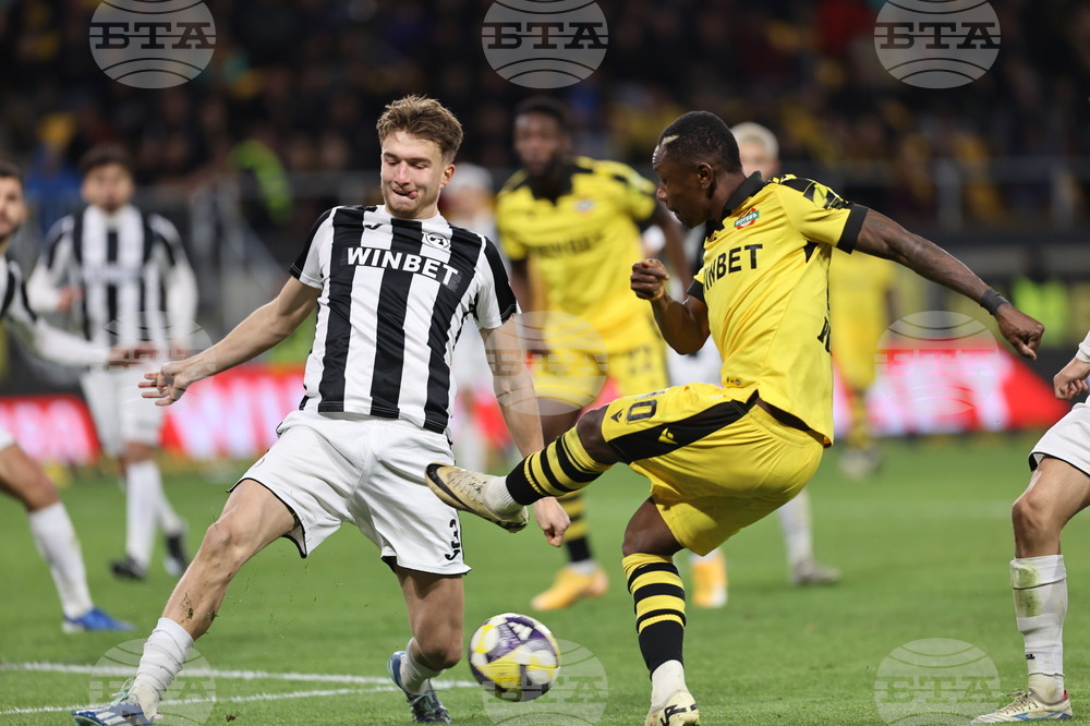 Пловдив - футбол - „Ботев“ (Пловдив) - „Локомотив“ (Пловдив)