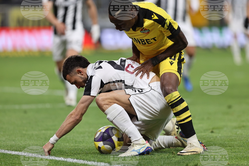 Пловдив - футбол - „Ботев“ (Пловдив) - „Локомотив“ (Пловдив)