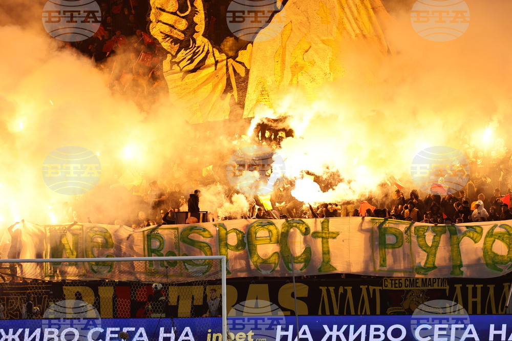 Пловдив - футбол - „Ботев“ (Пловдив) - „Локомотив“ (Пловдив)