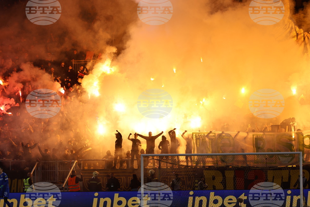 Пловдив - футбол - „Ботев“ (Пловдив) - „Локомотив“ (Пловдив)