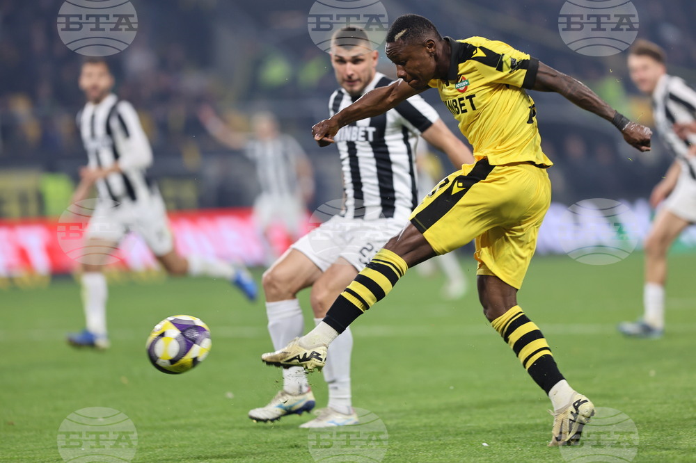 Пловдив - футбол - „Ботев“ (Пловдив) - „Локомотив“ (Пловдив)