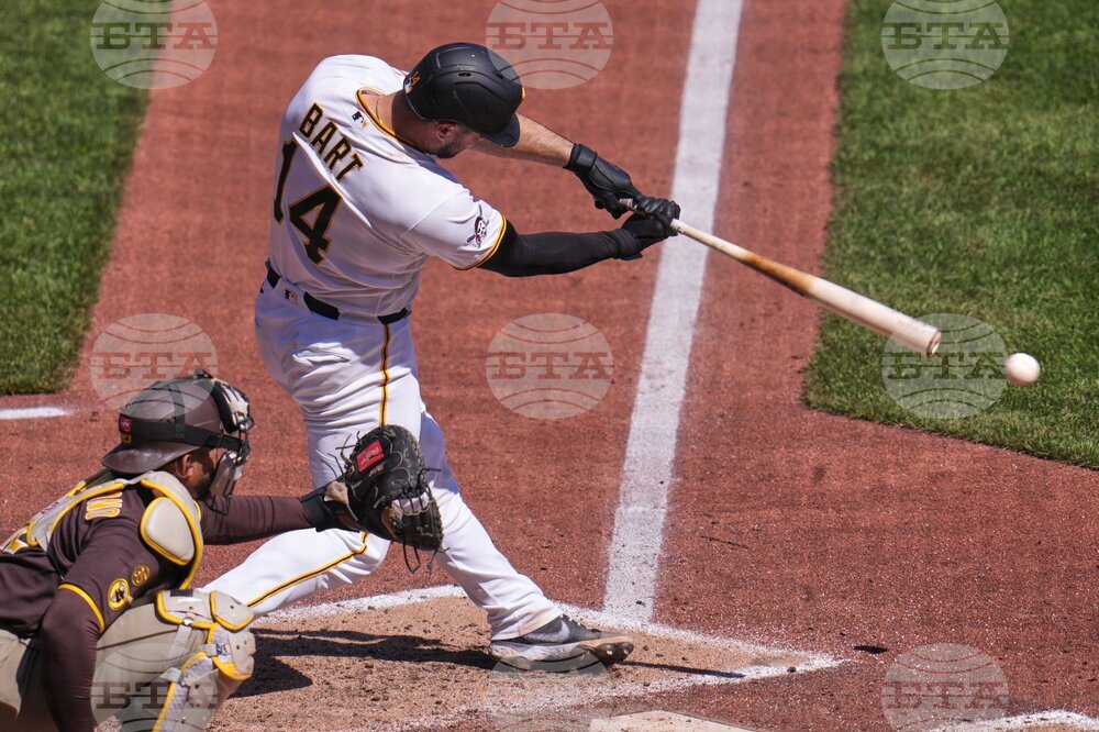 Padres Pirates Baseball