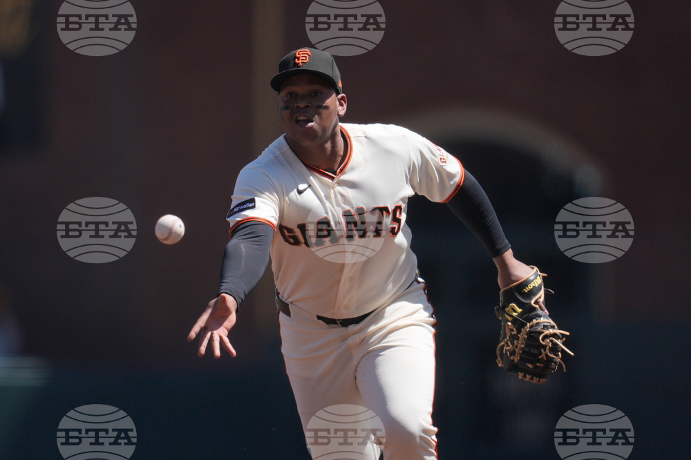 Phillies Giants Baseball