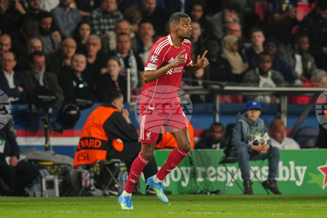 Завръщане на Александър Исак ще смекчи удара от контузията на Юго Екитике, заяви мениджърът на Ливърпул Арне Слот