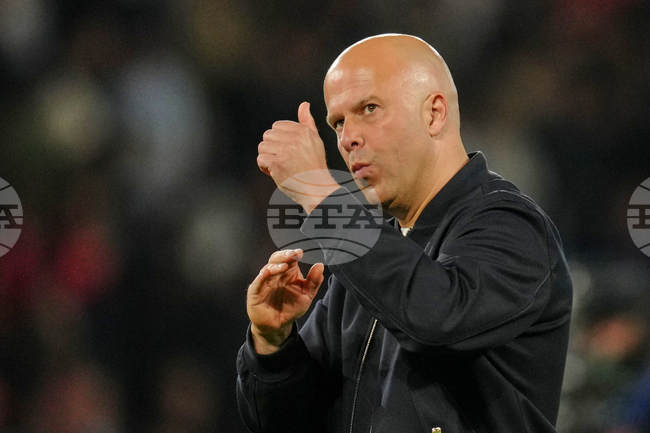 Арне Слот призна, че Ливърпул е бил „в режим на оцеляване“ при поражението от Пари Сен Жермен в Шампионската лига