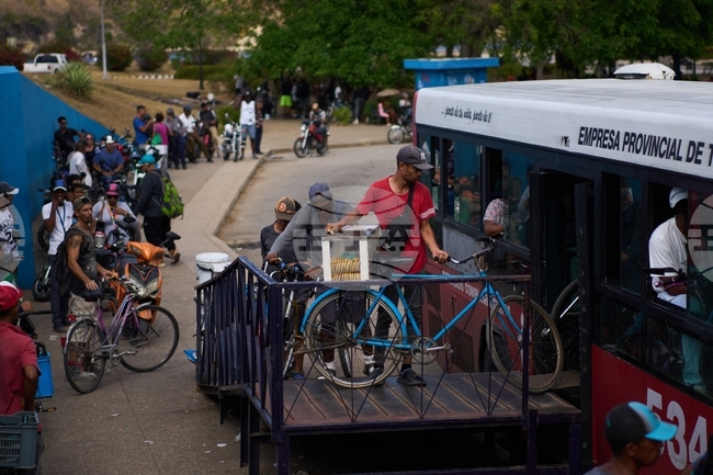 APTOPIX Cuba Transport