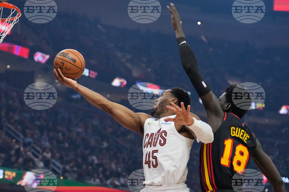 Hawks Cavaliers Basketball