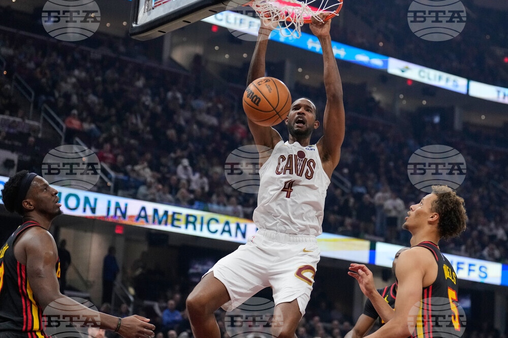 Hawks Cavaliers Basketball