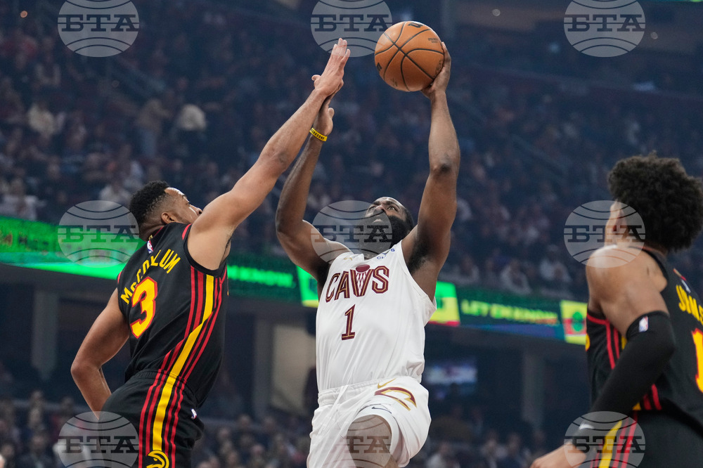 Hawks Cavaliers Basketball