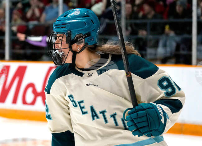 PWHL Torrent Charge 20260408