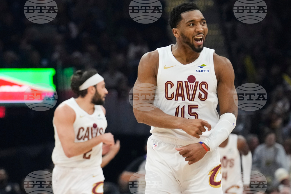 Hawks Cavaliers Basketball