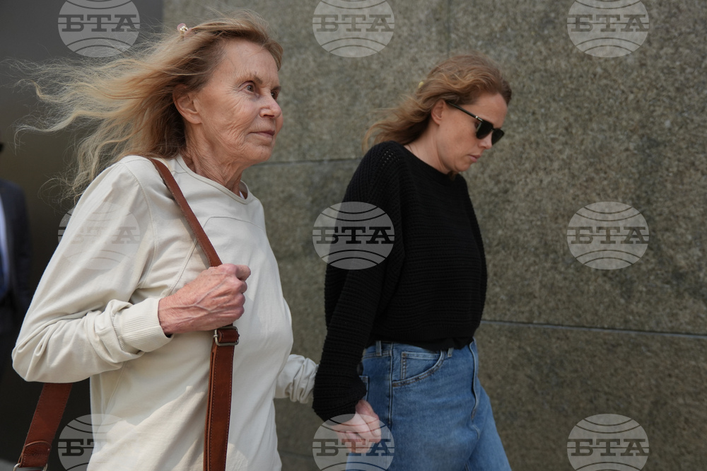 CORRECTION Matthew Perry