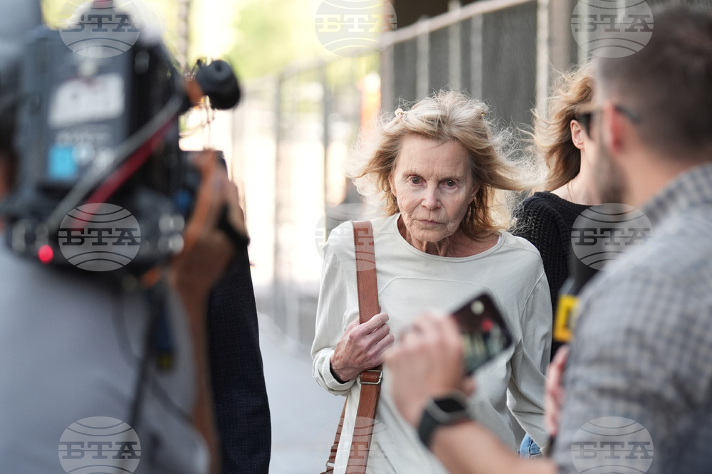 CORRECTION Matthew Perry