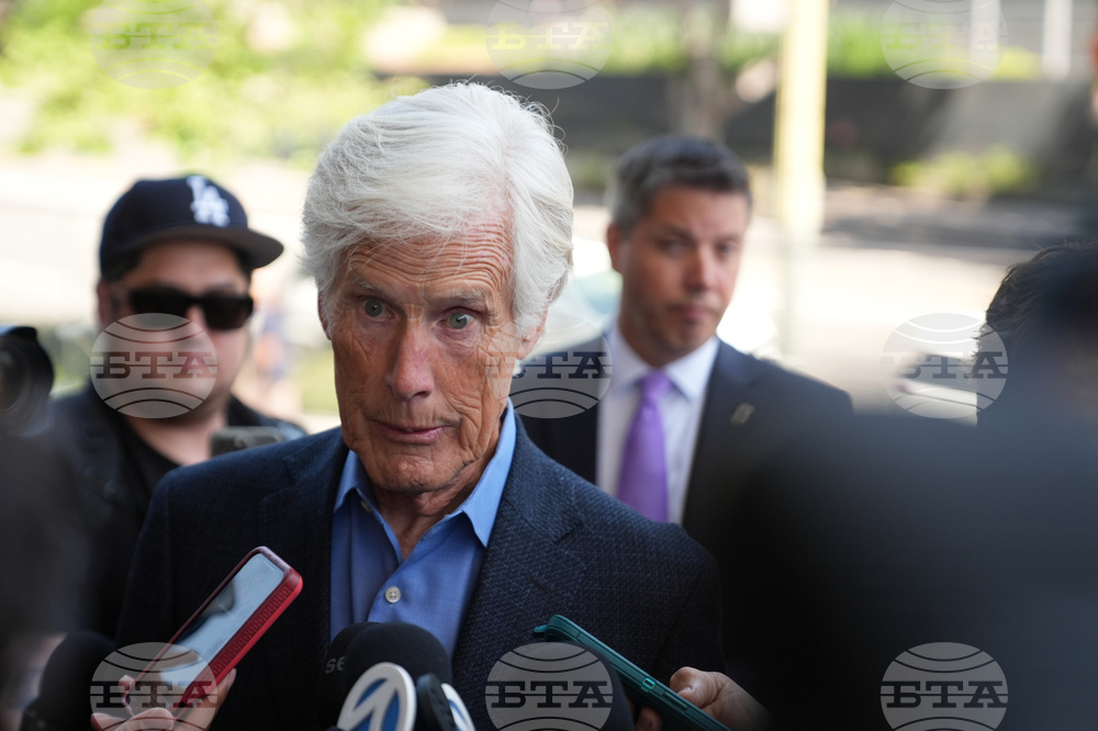 CORRECTION Matthew Perry