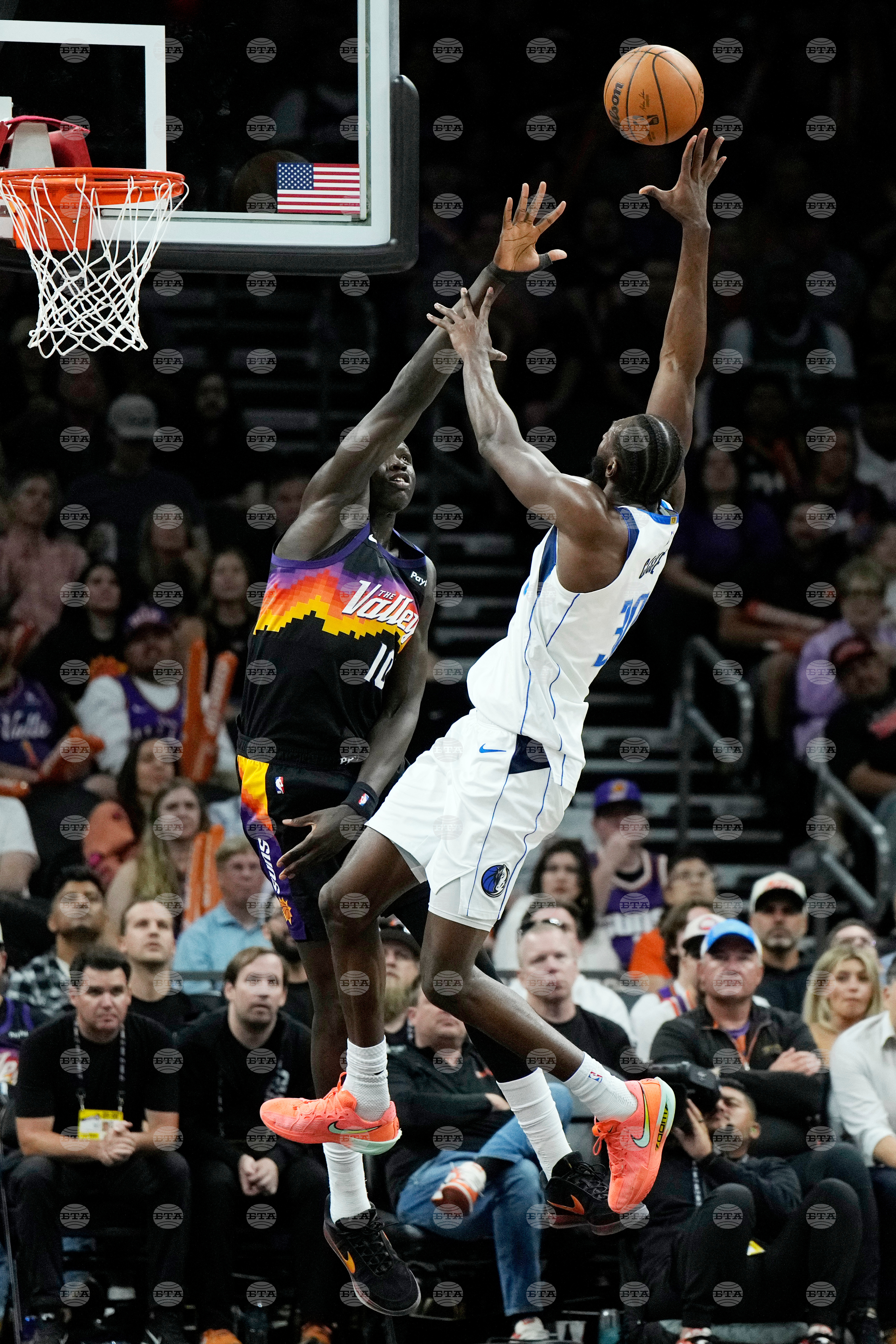 Mavericks Suns Basketball