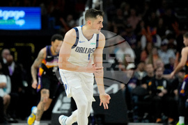 Mavericks Suns Basketball