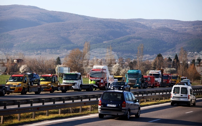 Specialized Roadside Assistance Providers Stage Protest on Sofia Ring Road