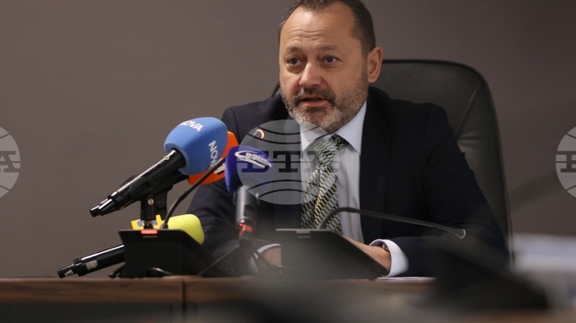 Служебният регионален министър е разпоредил да се спре изплащането на суми за „пътна помощ“ към фирмите с договори, дейността ще бъде оставена на свободния пазар