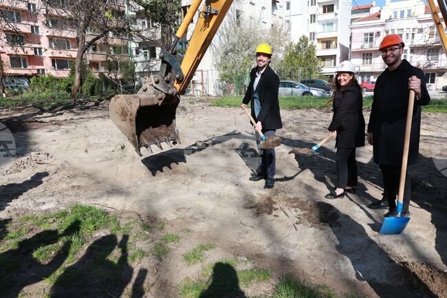 Започна обновяването на Дебърската градина в столицата 
