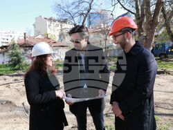 Ремонт на Дебърската градина - първа копка