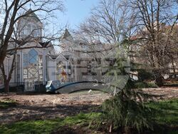 Ремонт на Дебърската градина - първа копка