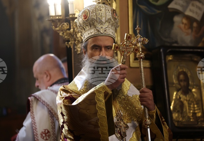 Патриарх Даниил ще отслужи последованието за Царските часове и ще извърши Опело Христово в митрополитския храм „Св. великомъченица Неделя“