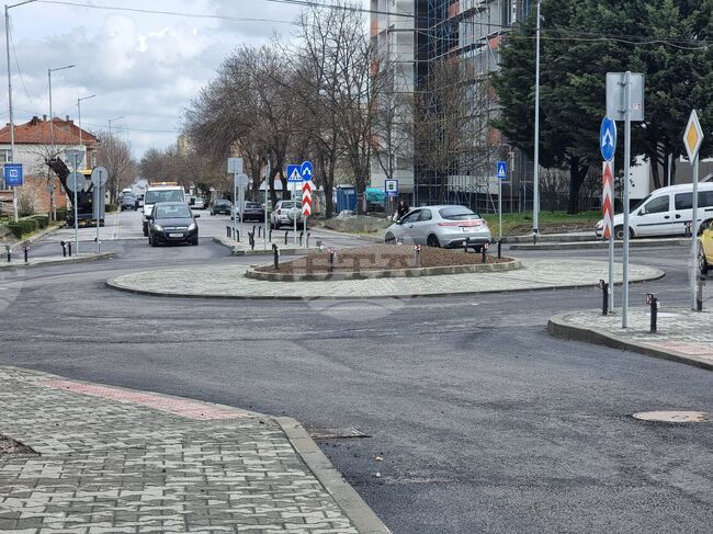 Централно кръстовище в Елхово ще бъде затворено за движение за четири дни след Великден