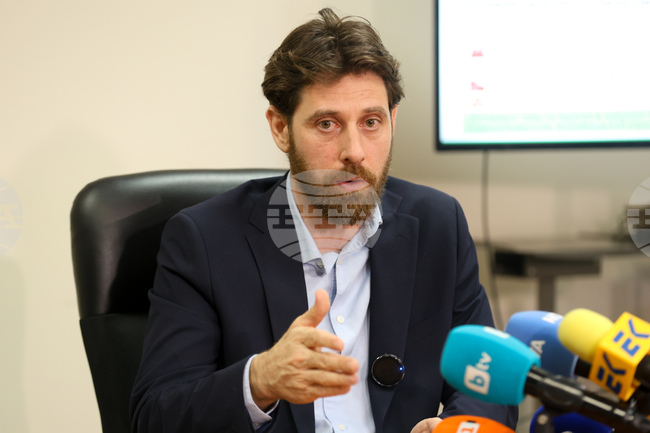 От началото на акция „Чиста храна“ до момента са затворени 27 обекта и над 260 тона потенциално опасни храни са спрени, каза изп. директор на БАБХ