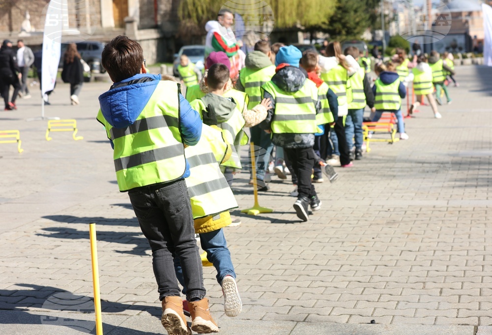Празник на православния дух и традиции - традиционно боядисване на великденски яйца