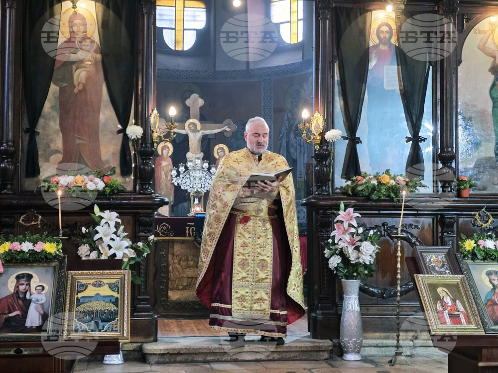 Добрич - храм „Света Троица“ - маслосвет - литургия