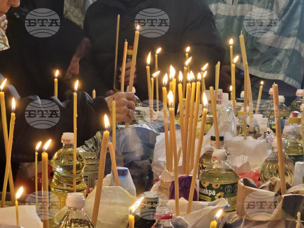 Добрич - храм „Света Троица“ - маслосвет - литургия