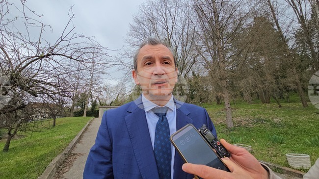 Здравното министерство застава зад всички законови искания и на лекарите, и на пациентите за по-добро финансиране, каза министър доц. Михаил Околийски