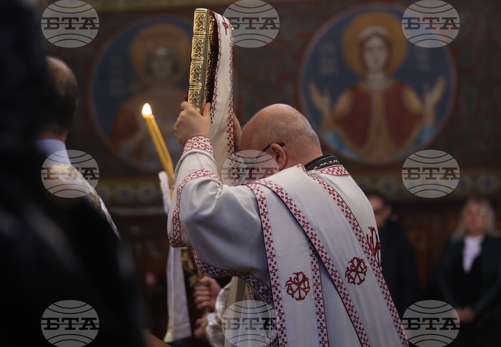 Holy Thursday - Service - Church of St, Nedelya - Sofia - Patriarch Daniil