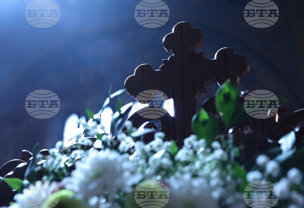 Holy Thursday - Service - Church of St, Nedelya - Sofia - Patriarch Daniil