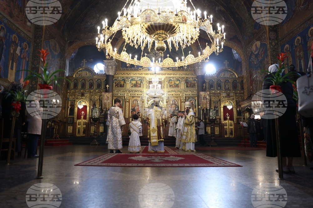 Holy Thursday - Service - Church of St, Nedelya - Sofia - Patriarch Daniil