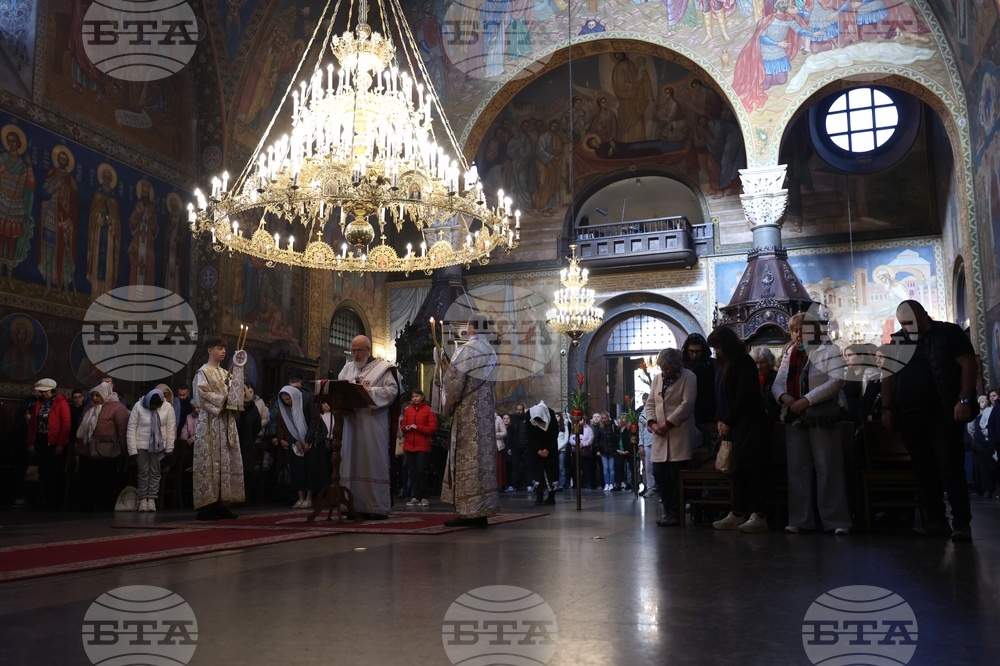 Holy Thursday - Service - Church of St, Nedelya - Sofia - Patriarch Daniil
