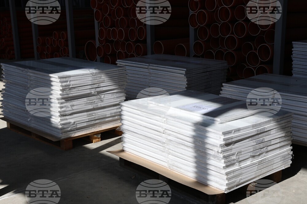 Благоевград - парламентарни избори - паравани за гласуване - транспортиране