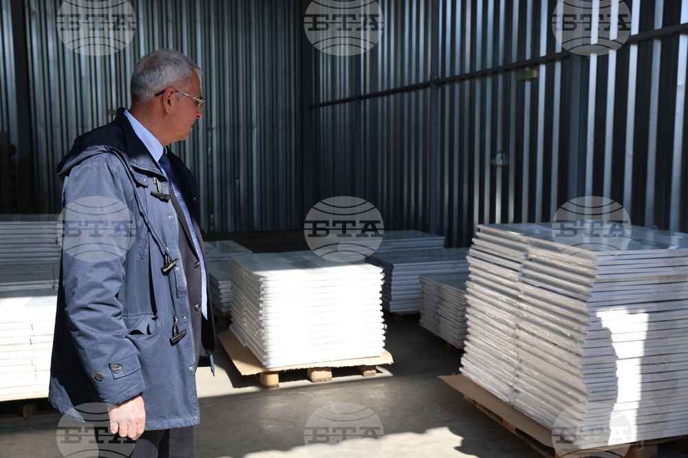 Благоевград - парламентарни избори - паравани за гласуване - транспортиране