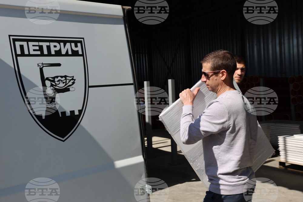 Благоевград - парламентарни избори - паравани за гласуване - транспортиране