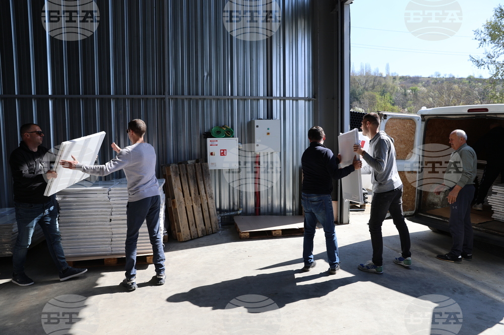 Благоевград - парламентарни избори - паравани за гласуване - транспортиране