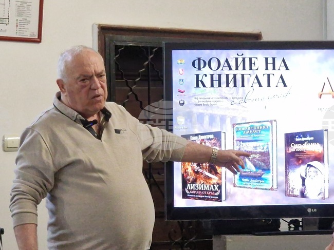 Емил Димитров представи най-новия си роман „Лизимах. Корона от кръв“ във Велико Търново и разкри, че пише книга за Калигула