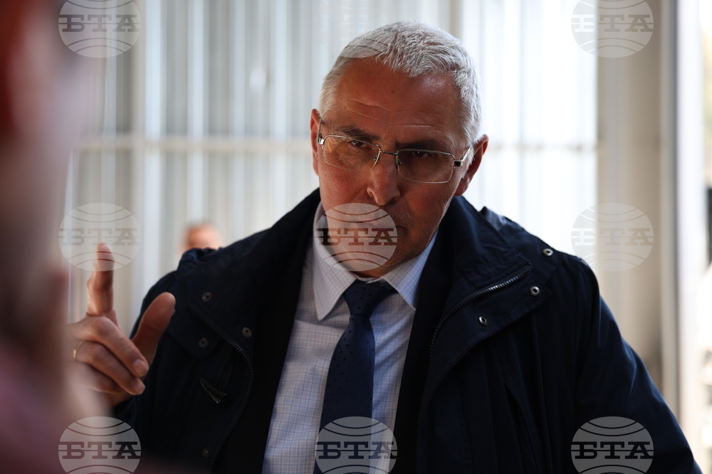 Благоевград - парламентарни избори - паравани за гласуване - транспортиране